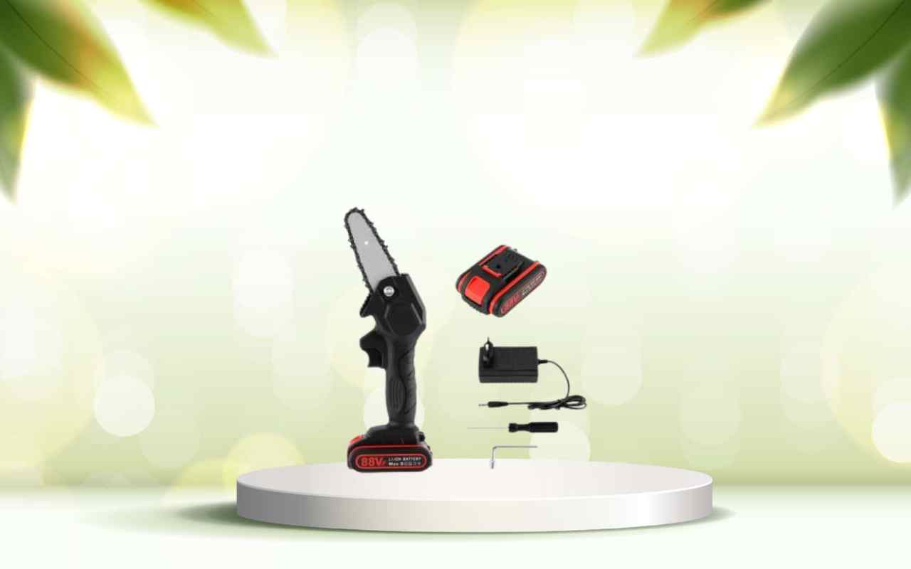 Scopri la mini motosega a batteria: potatura facile e veloce in ogni giardino